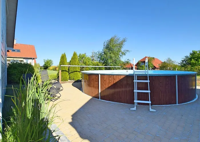 Pogodne Деревянный коттедж *